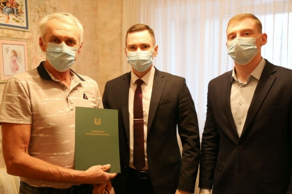 Курганец Андрей Половников получил благодарность от губернатора Вадима Шумкова Курганец Андрей Половников получил благодарность от губернатора Вадима Шумкова