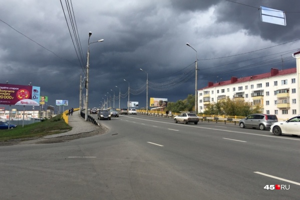 На Некрасовском мосту планируется полностью заменить асфальтобетонное покрытие, перила и барьеры, тротуарные плиты На Некрасовском мосту планируется полностью заменить асфальтобетонное покрытие, перила и барьеры, тротуарные плиты