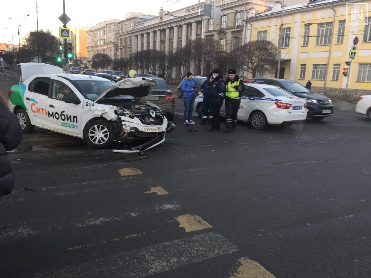 В обстоятельствах разбираются сотрудники ГИБДД В обстоятельствах разбираются сотрудники ГИБДД