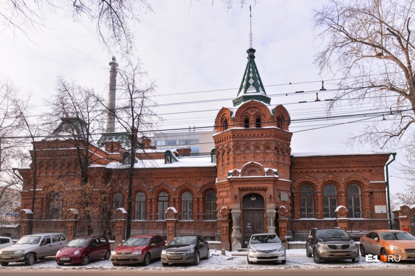Купец второй гильдии Алексей Железнов выкупил усадьбу в 1910 году Купец второй гильдии Алексей Железнов выкупил усадьбу в 1910 году