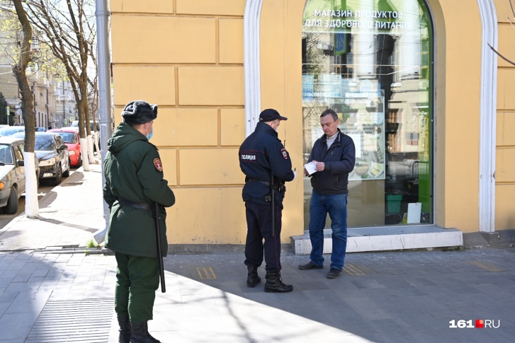 В Ростове появились вечерние патрули. В них вошли полиция, казаки и чиновники