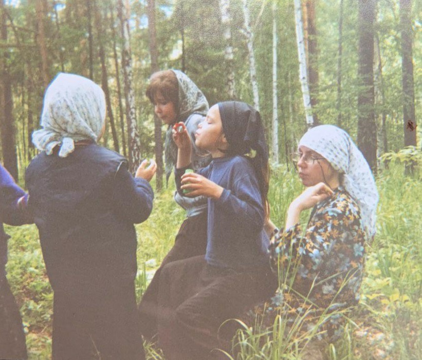 Светлана рассказала, что в монастырь привозили мыльные пузыри для детей Светлана рассказала, что в монастырь привозили мыльные пузыри для детей