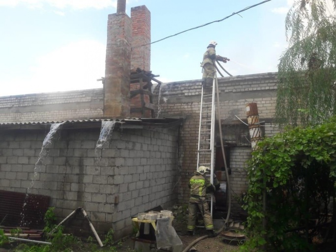 В Волгограде Росприроднадзор начал проверку по факту пожара на складе нефтепродуктов