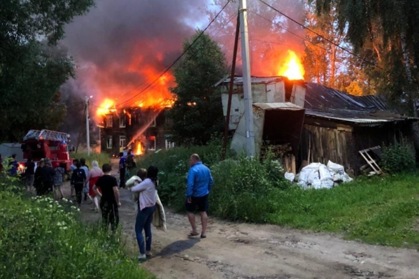 Пожар в многоквартирном доме в Переславле-Залесском вспыхнул в ночь на субботу Пожар в многоквартирном доме в Переславле-Залесском вспыхнул в ночь на субботу