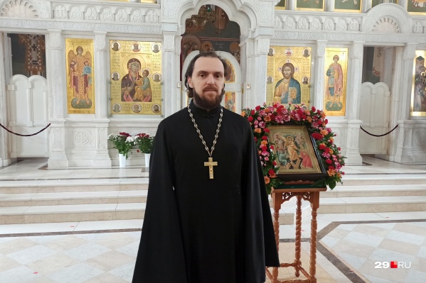 Иерей Назарий поделился своими мыслями о коронавирусе, праздновании Пасхи в новых условиях и мерах предосторожности Иерей Назарий поделился своими мыслями о коронавирусе, праздновании Пасхи в новых условиях и мерах предосторожности