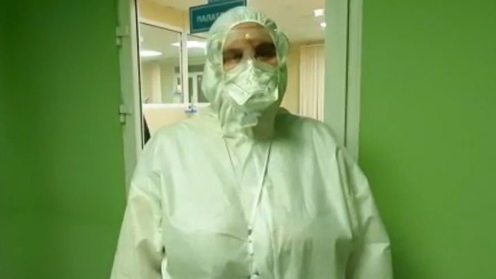 Врач ковид-госпиталя показала тяжелых больных и призвала нижегородцев беречься