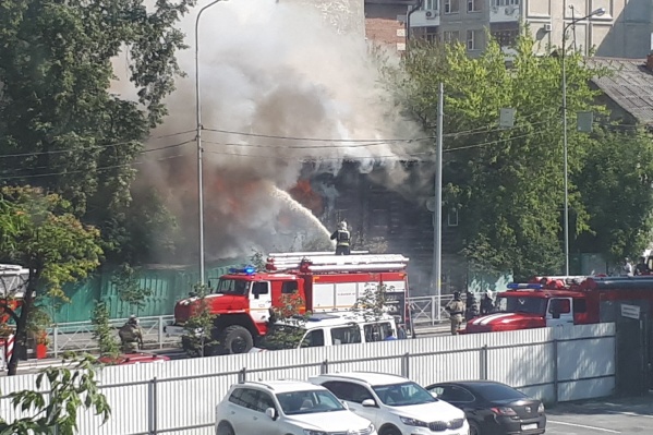 На месте работают спасатели, очевидцы видели машины скорой помощи На месте работают спасатели, очевидцы видели машины скорой помощи