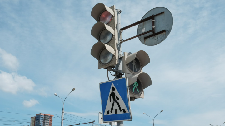 В Перми появятся новые светофоры и дорожные камеры. Рассказываем, где их установят