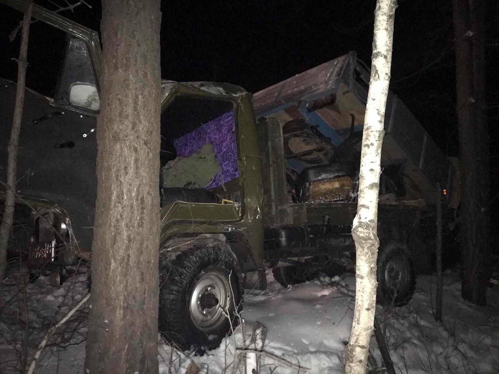 Сначала иномарка врезалась в УАЗ Сначала иномарка врезалась в УАЗ