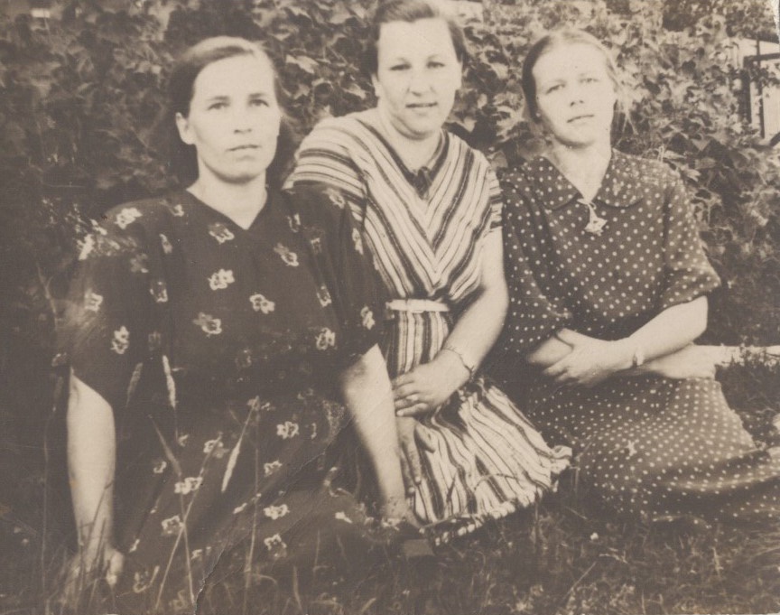 Также с коллегами по Уемской больнице. 1950-е годы<br> Также с коллегами по Уемской больнице. 1950-е годы<br>