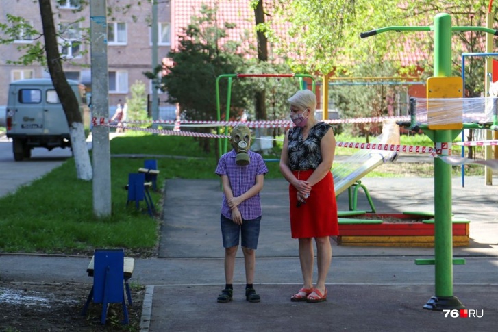 На каждого ребенка в возрасте от 3 до 16 лет положена единовременная выплата в 10 тысяч рублей