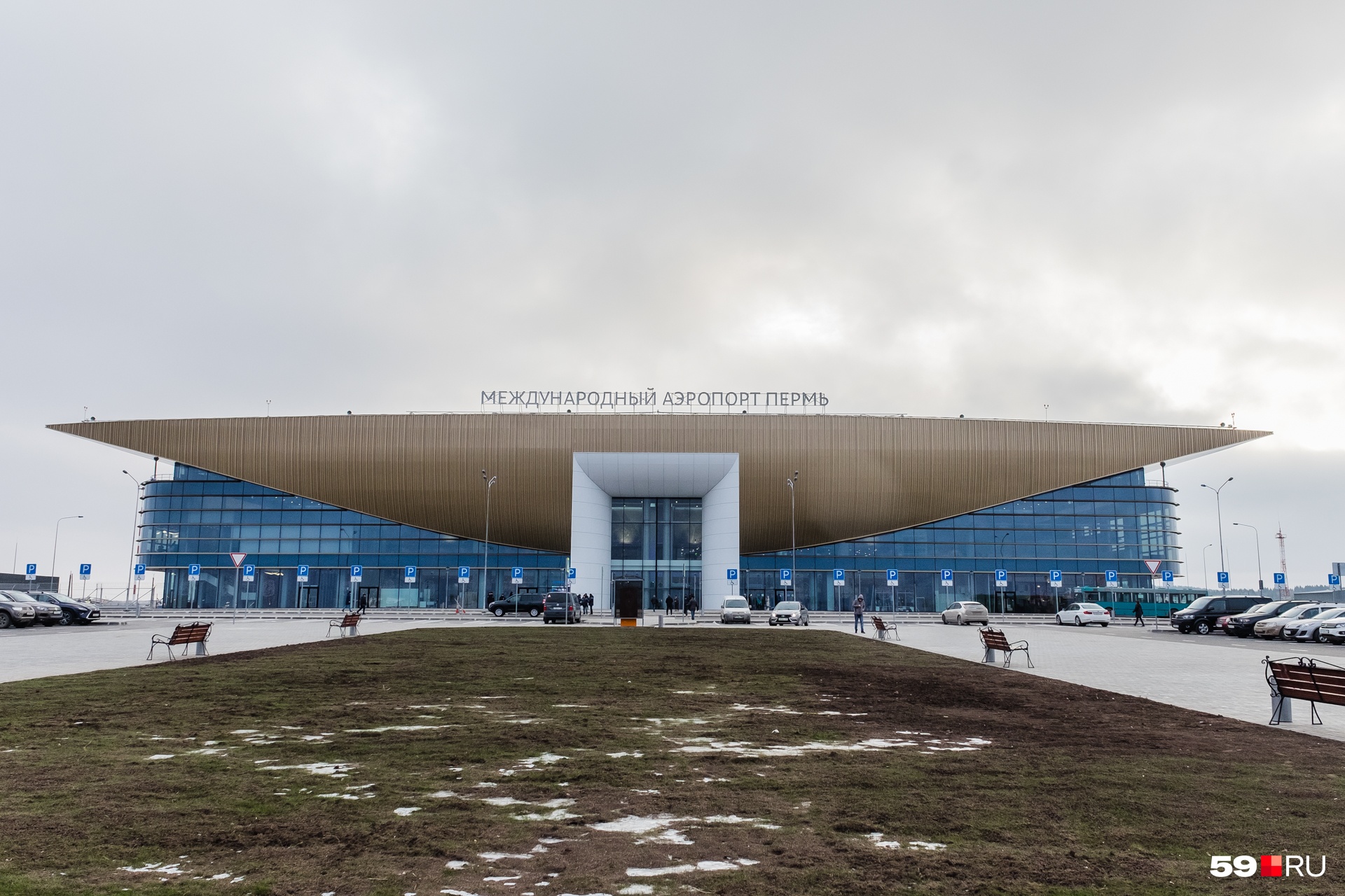 Самолет рейса Москва — Пермь проверили после сообщения о бомбе
