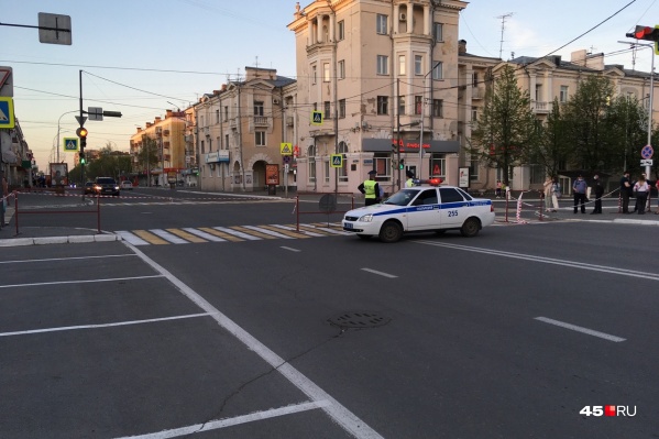 Нынешний День города в Кургане будут отмечать в масках и с перекрытой для горожан площадью Нынешний День города в Кургане будут отмечать в масках и с перекрытой для горожан площадью