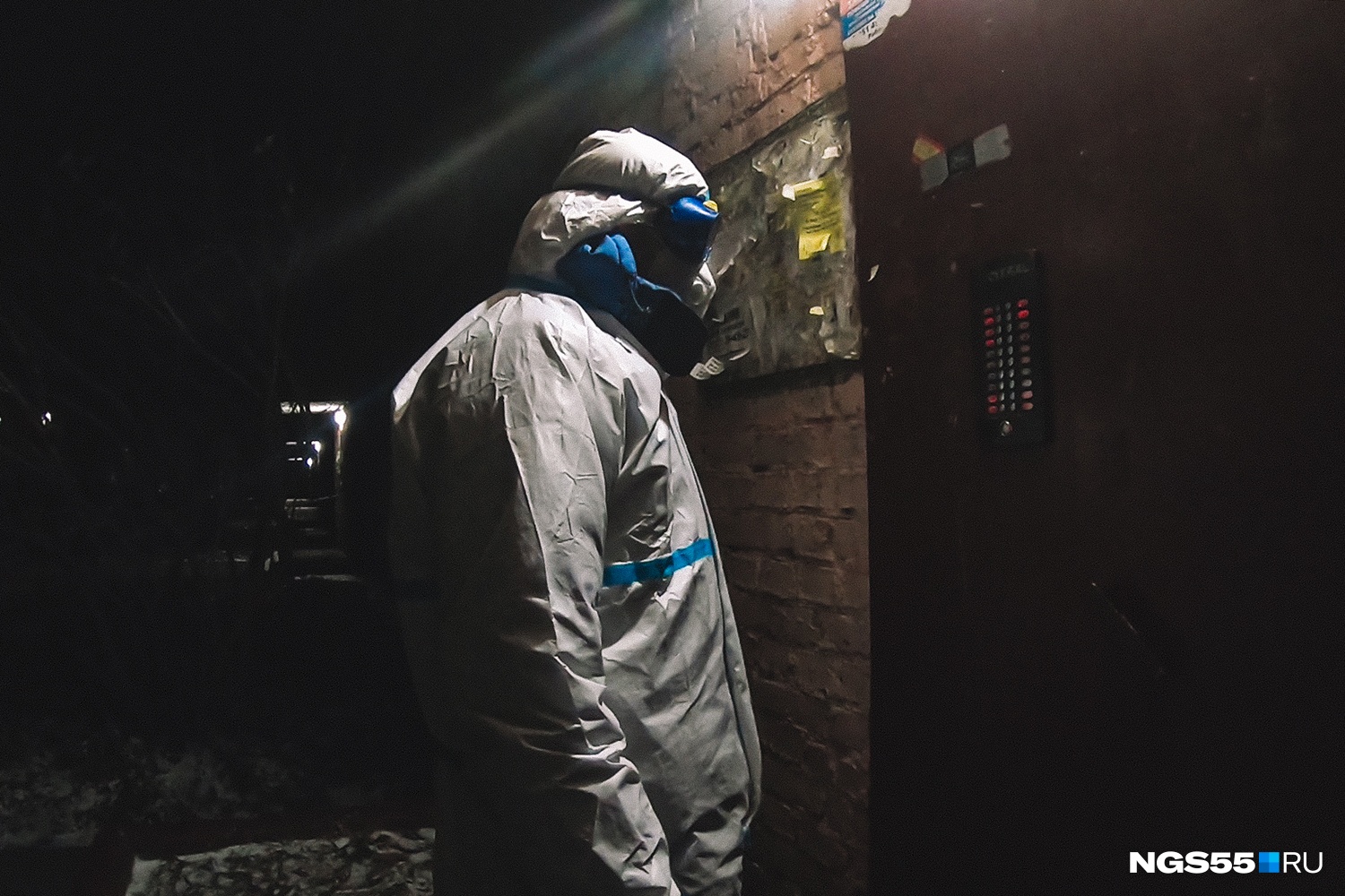 Глубокой ночью нас уже не ждут Глубокой ночью нас уже не ждут