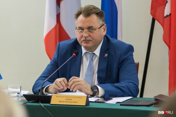 Юрий Уткин в суде оспаривает свою отставку Юрий Уткин в суде оспаривает свою отставку