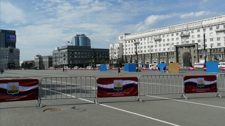 «Ни фермеров, ни урожая»: в Челябинске перенесли открытие ярмарки на площади Революции
