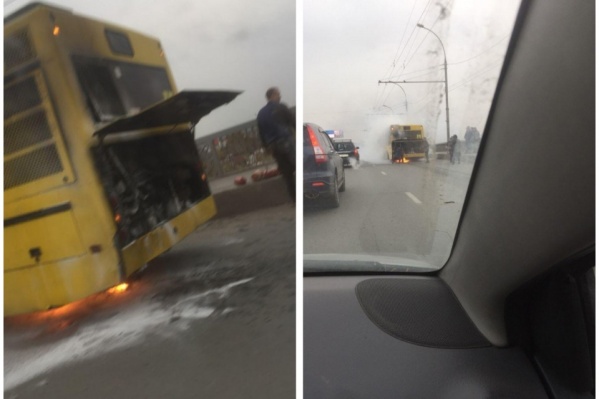 Пассажирский автобус загорелся во время проезда по Димитровскому мосту Пассажирский автобус загорелся во время проезда по Димитровскому мосту