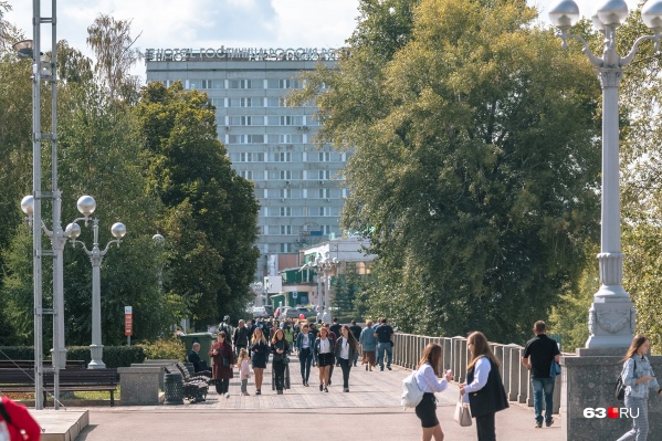 Сейчас гулять по набережной можно Сейчас гулять по набережной можно