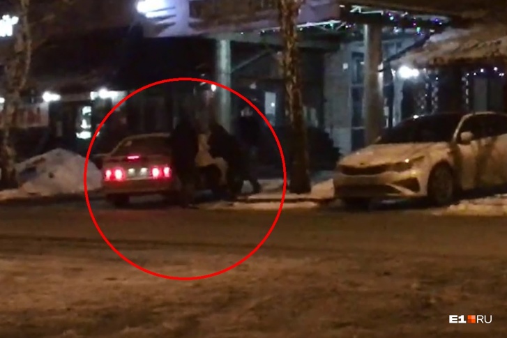 Задержание произошло ночью, момент попал на видео Задержание произошло ночью, момент попал на видео