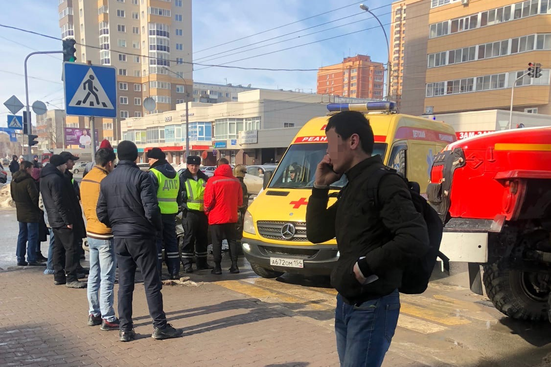 Новости 54 новосибирска сегодня. Авария в Новосибирске сегодня. АСТ-54 Новосибирск сегодня. ДТП на Ипподромской в Новосибирске сегодня.