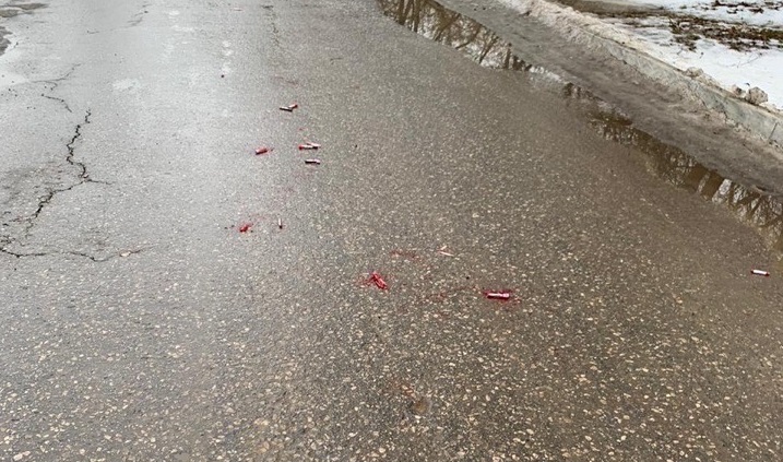 Жители Выксы обнаружили десятки медицинских ампул с кровью, раскиданных по дороге