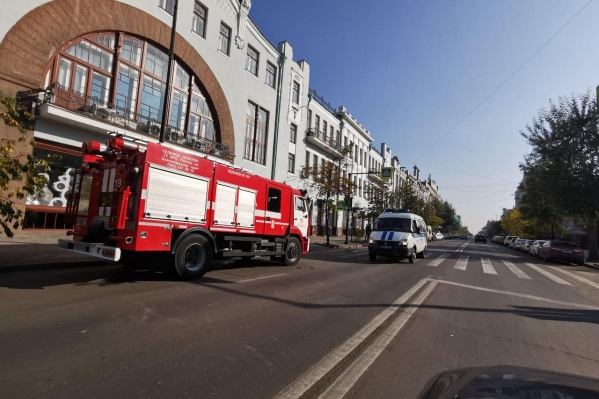 Пожарная машина в центре Пожарная машина в центре