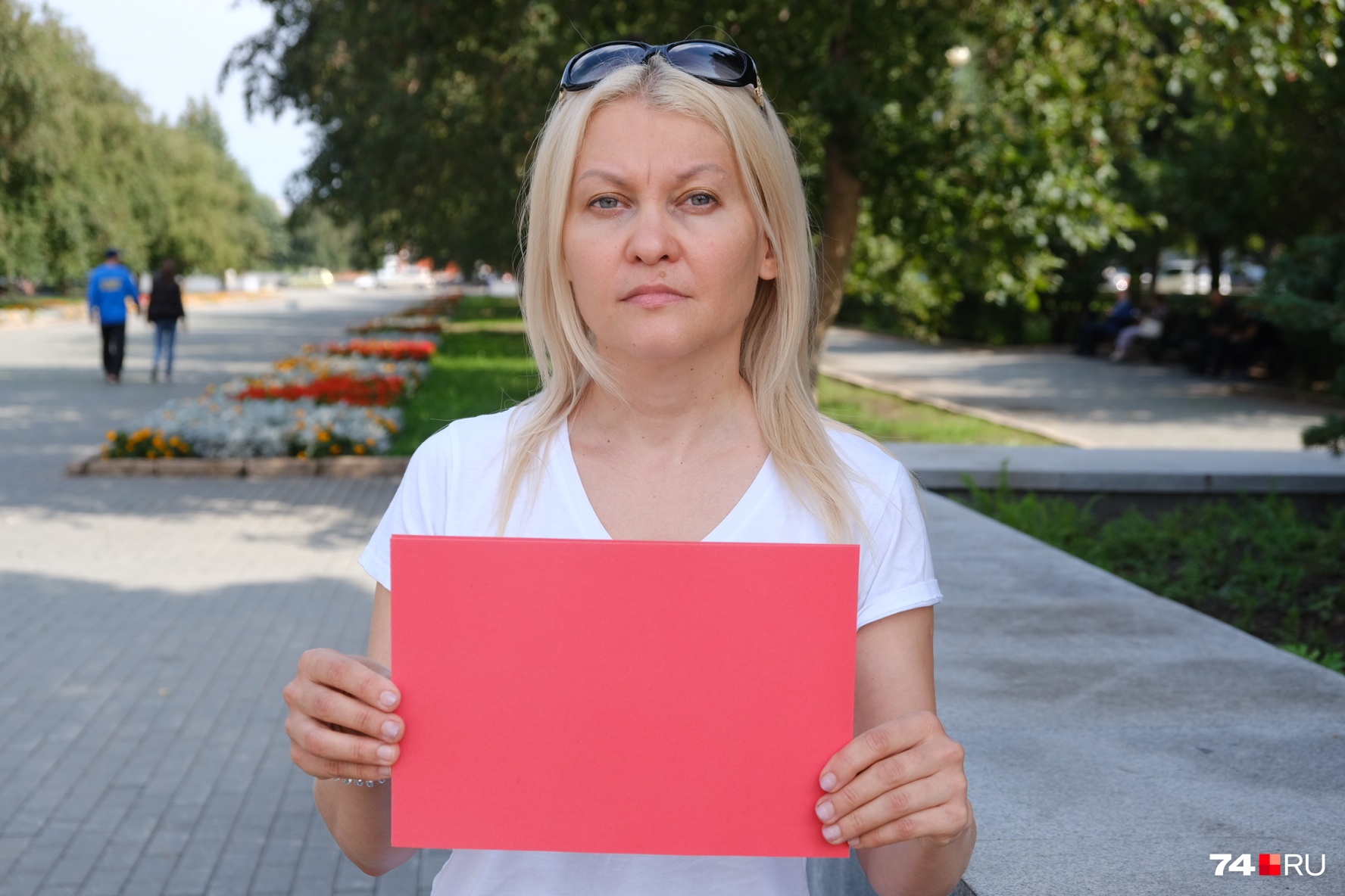 Валентину Волкову не устраивает качество воздуха в Челябинске, и женщина вместе с другими активистами требует личной встречи с губернатором