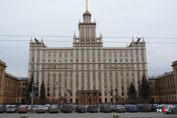 Это первый случай COVID-19 в вузе, о котором стало известно. До этого на дистант из-за коронавируса перевели несколько школьных классов Это первый случай COVID-19 в вузе, о котором стало известно. До этого на дистант из-за коронавируса перевели несколько школьных классов