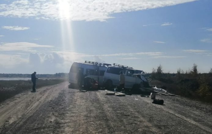 Фото УГИБДД МВД по Республике Саха (Якутия) с сайта <a href="https://sakhalife.ru/v-kroshevo-v-yakutii-stolknulis-dva-mikroavtobusa/" class="_">sakhalife.ru</a>