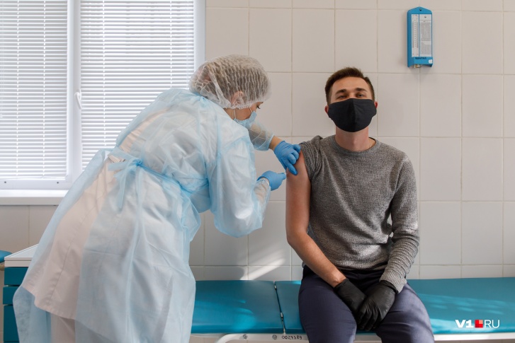 В Кузбассе более 1 миллиона человек поставили вакцину от COVID-19 В Кузбассе более 1 миллиона человек поставили вакцину от COVID-19