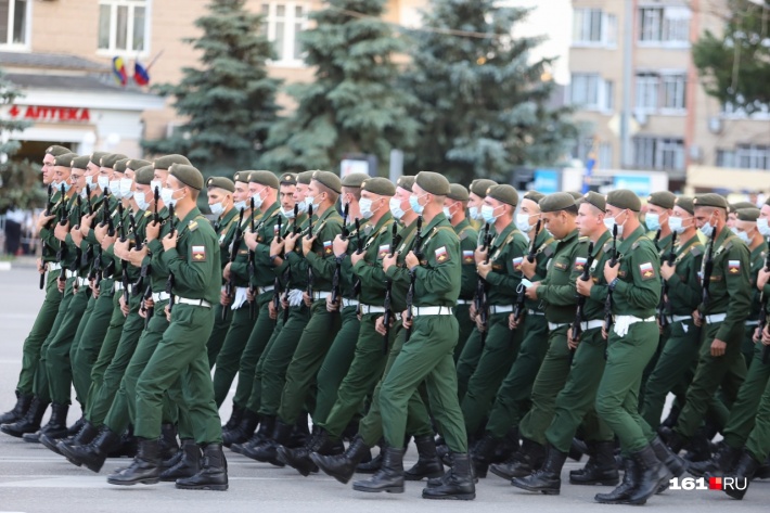 Сама репетиция началась в 20:00. До этого войска отрабатывали свои действия