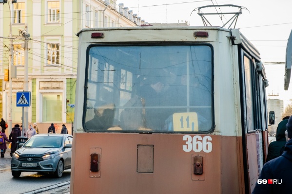 11-й маршрут — один из тех, что ходит по Уральской 11-й маршрут — один из тех, что ходит по Уральской