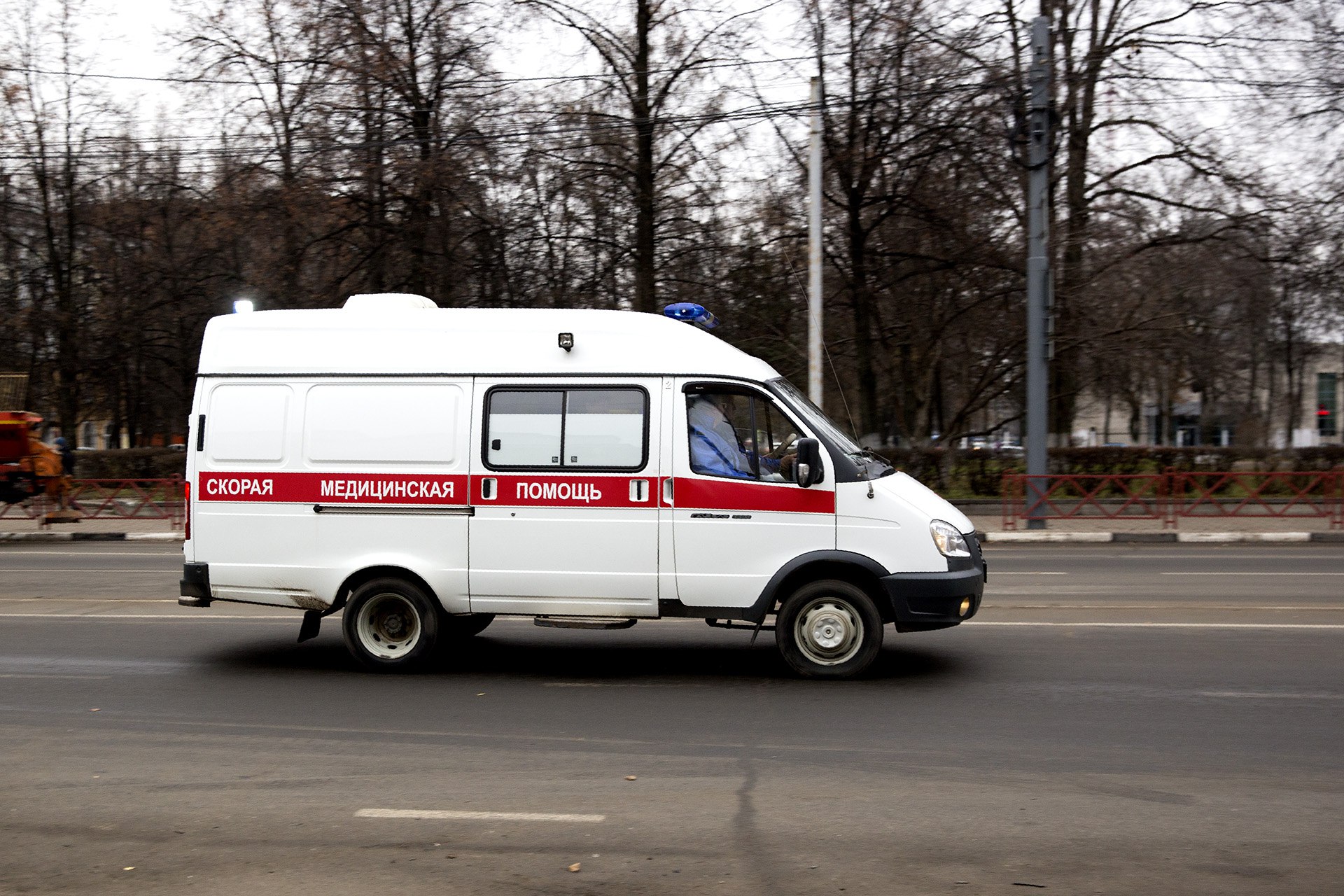 С травмами увезли в больницу: в Ярославле «Форд» сбил пешехода