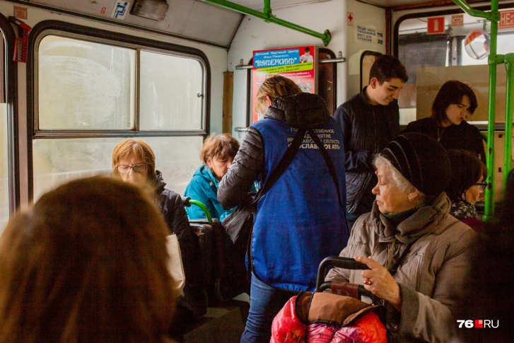 Причинами нехватки людей, по мнению власти, стали система контроля и небольшой рост зарплат Причинами нехватки людей, по мнению власти, стали система контроля и небольшой рост зарплат