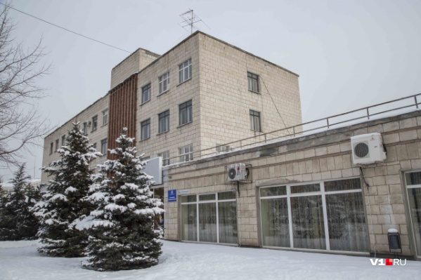 Когда-то принадлежащее администрации Волгограда здание продавалось всего за 80 миллионов Когда-то принадлежащее администрации Волгограда здание продавалось всего за 80 миллионов