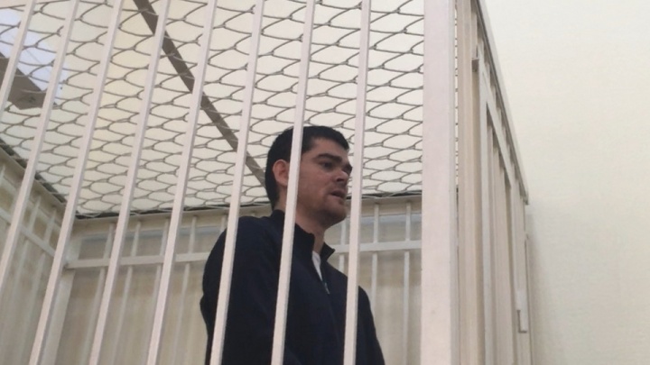 «Ворвались в масках с оружием, снимали на телефон, как обезьянку»: норильский прокурор рассказал о своем задержании