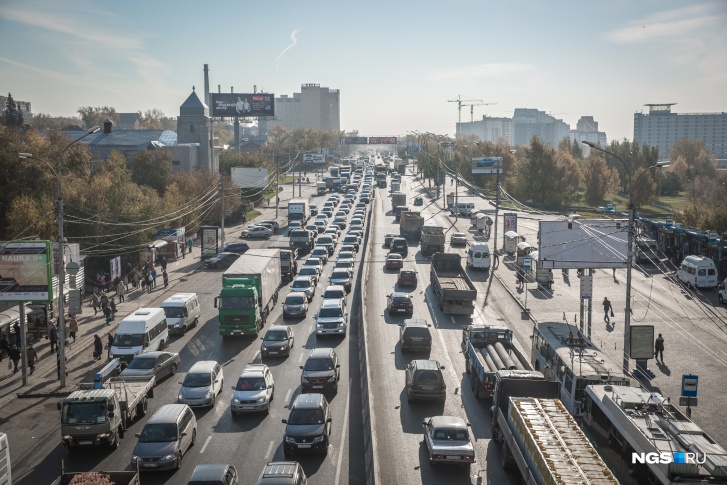 Гиперон на большевистской мебель