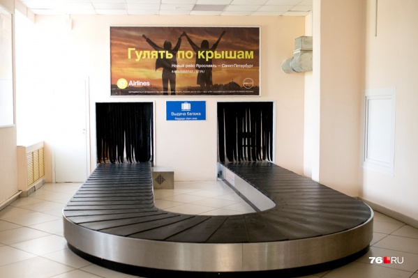 В аэропорту уточнили, что пассажиры сами должны обеспечить себя средствами защиты В аэропорту уточнили, что пассажиры сами должны обеспечить себя средствами защиты 