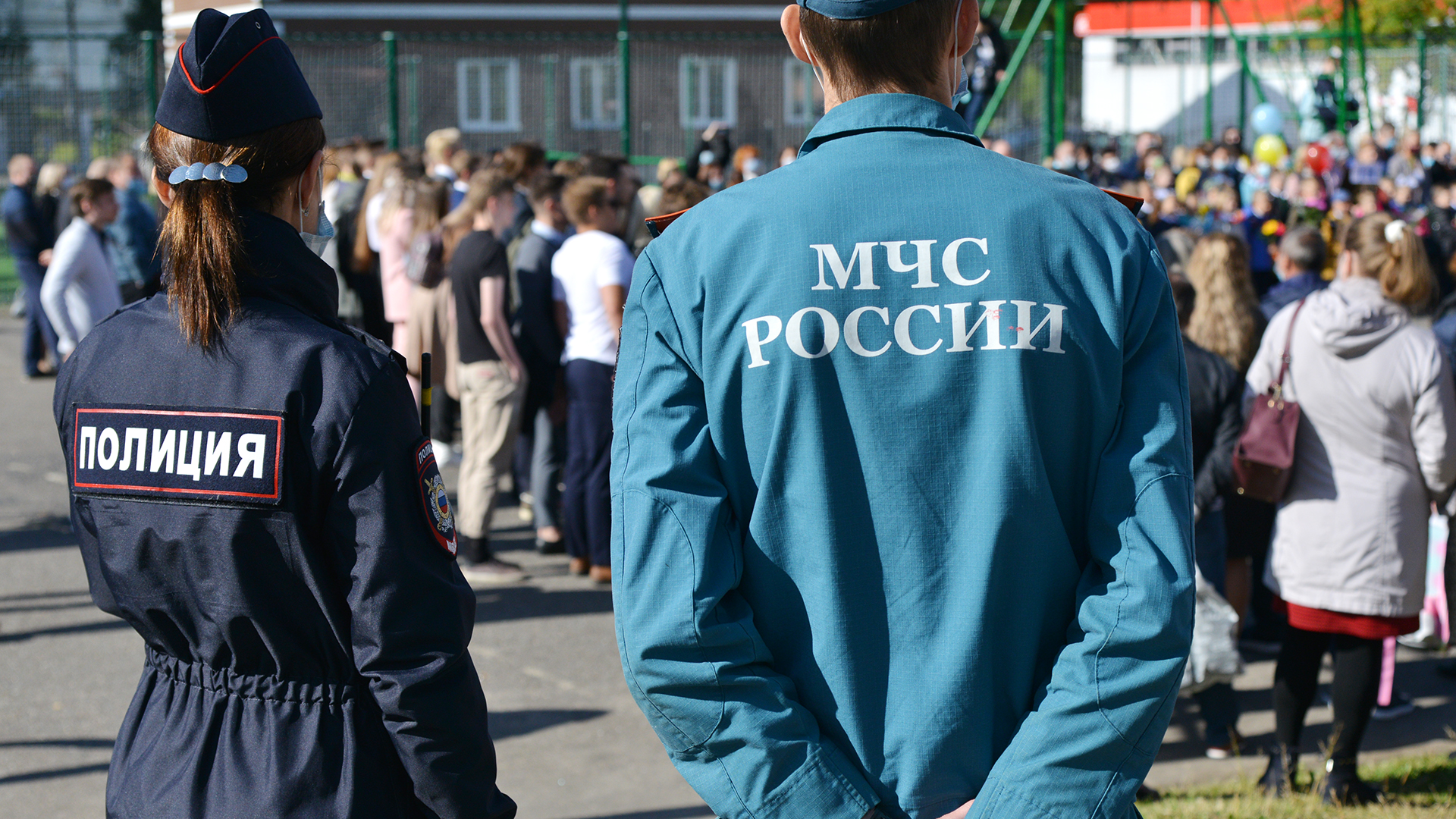530 полицейских следят за безопасностью возле школ Архангельской области