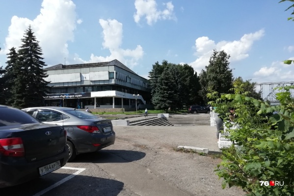 Сегодня о громком преступлении в этом месте уже ничего не напоминает Сегодня о громком преступлении в этом месте уже ничего не напоминает