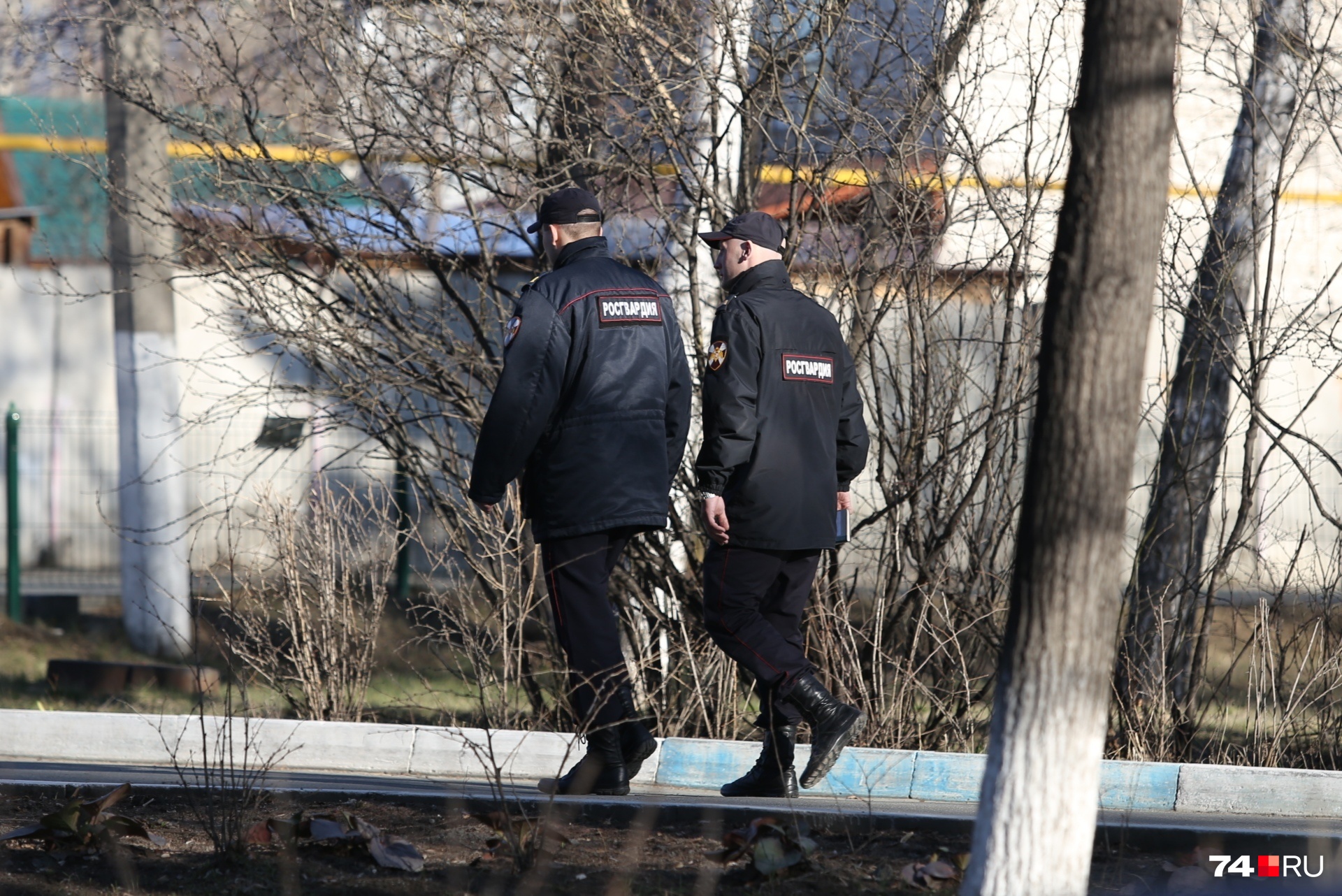 ...но покидать палаты и территорию туристам запрещено. За этим проследит полиция ...но покидать палаты и территорию туристам запрещено. За этим проследит полиция