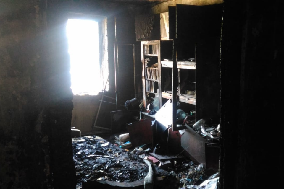 Снимок из квартиры, где произошел взрыв. Без жертв инцидент обошелся только потому, что жившей здесь супружеской пары не было дома
