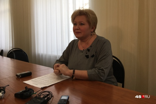 Елену Ситникову сегодня представили коллективу института Елену Ситникову сегодня представили коллективу института