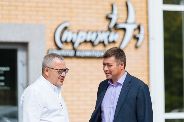 Председатель совета директоров ГК «Стрижи» Илья Поляков и министр физической культуры и спорта НСО Сергей Ахапов Председатель совета директоров ГК «Стрижи» Илья Поляков и министр физической культуры и спорта НСО Сергей Ахапов