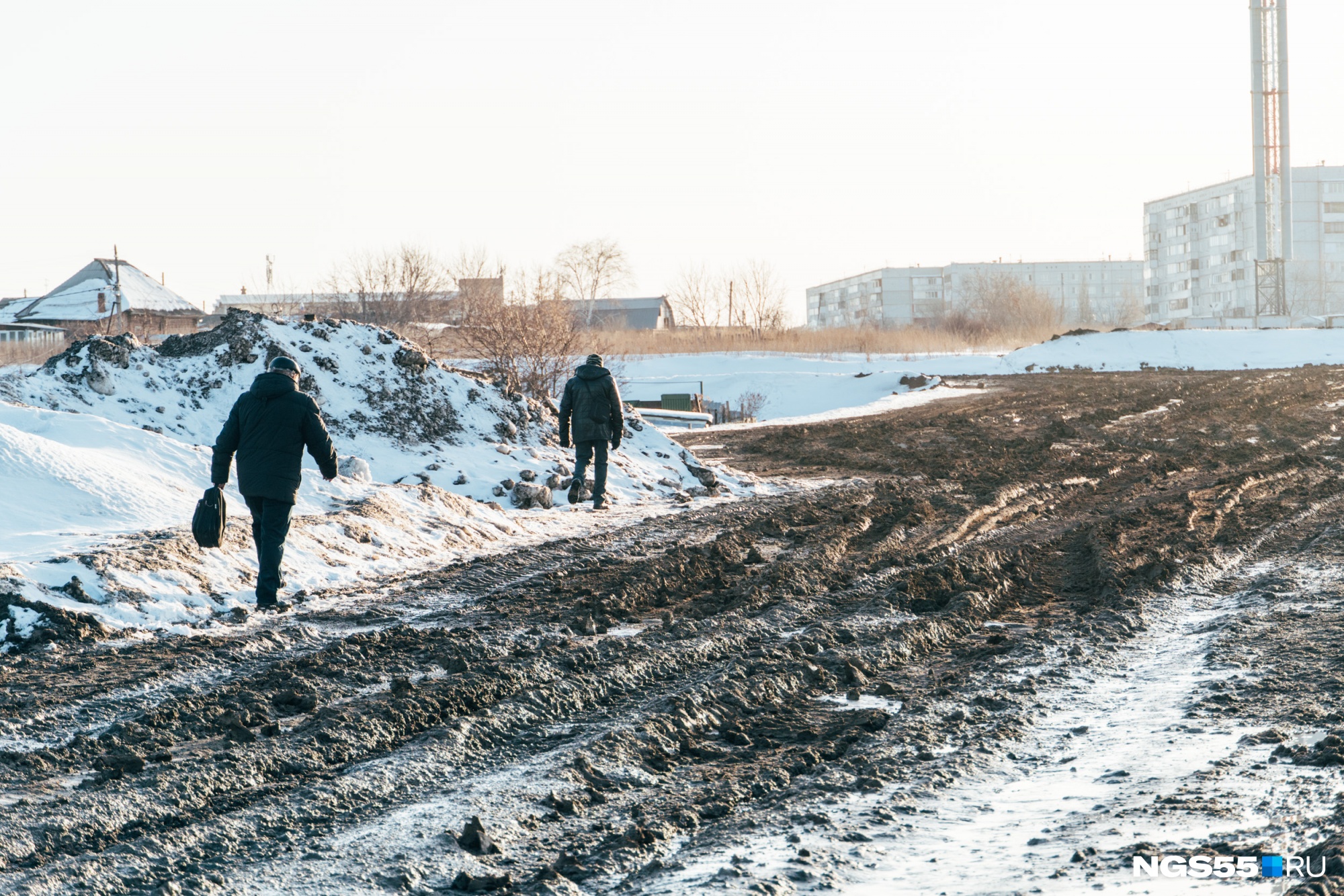 Грязный Омск берег