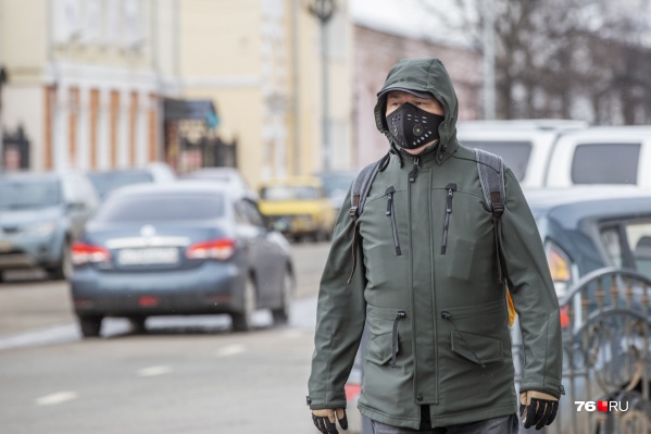 В Ярославской области из-за эпидемии COVID-19 действует режим самоизоляции: власти рекомендуют людям без особого повода не выходить из дома В Ярославской области из-за эпидемии COVID-19 действует режим самоизоляции: власти рекомендуют людям без особого повода не выходить из дома