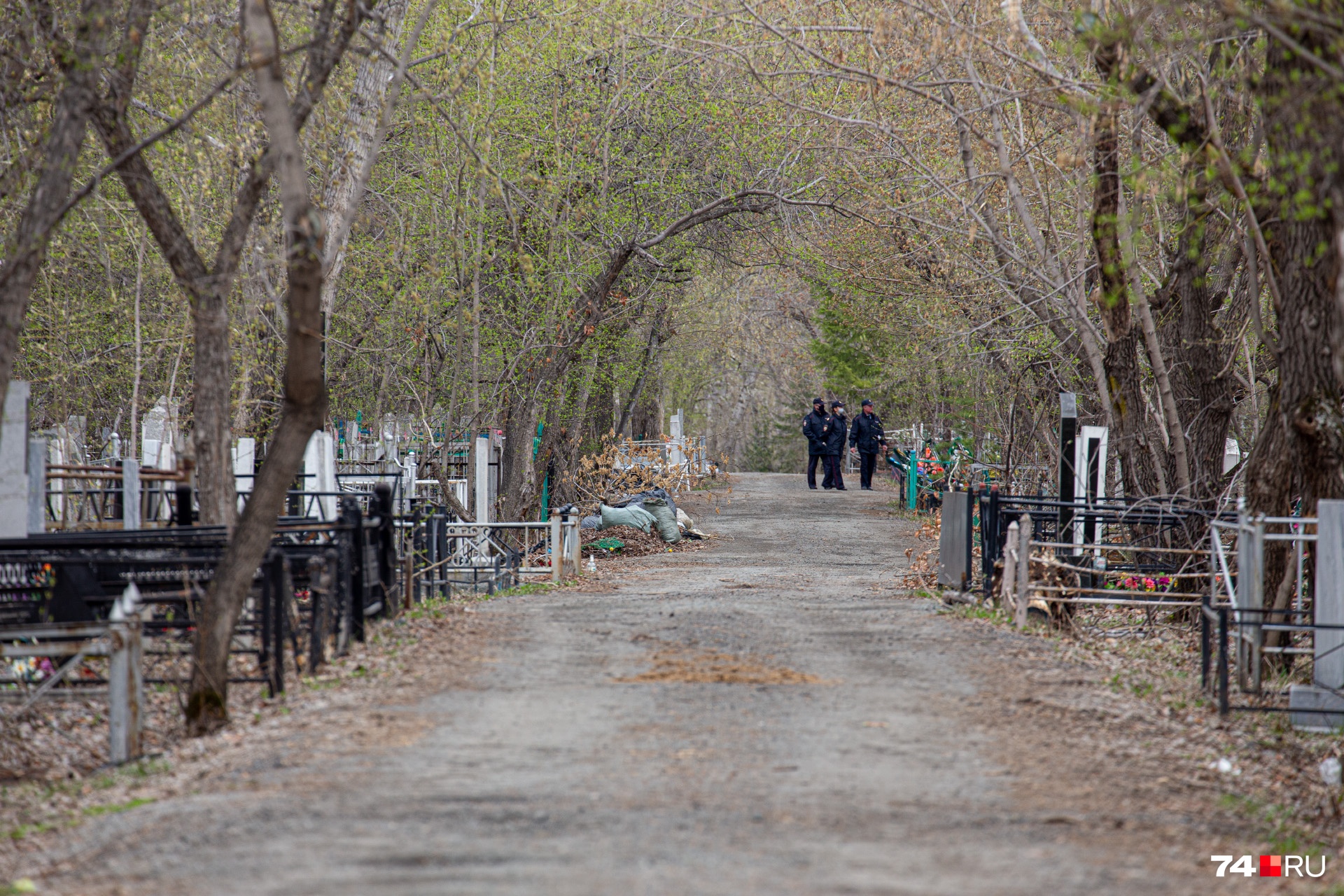 У полицейских сегодня тур по кладбищам У полицейских сегодня тур по кладбищам