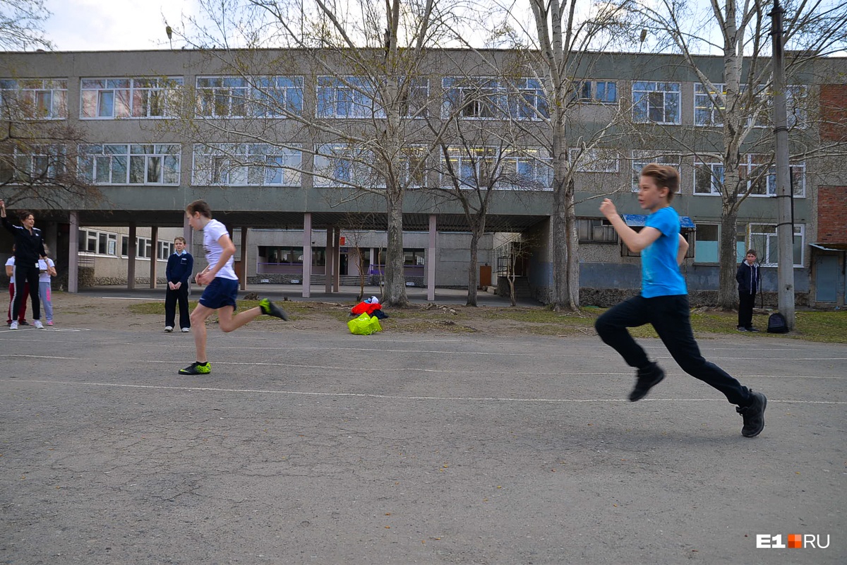 Школа 134 екатеринбург. 3 школа свердловская область. Новая школа в байкалово свердловской области. Школа 1 заречный свердловская область. Школа 2 артемовский свердловской.