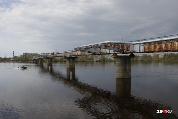 Фирма «РОСА», занимавшаяся водоснабжением и канализацией на Сульфате, обанкротилась. Но долги за ней так и остались Фирма «РОСА», занимавшаяся водоснабжением и канализацией на Сульфате, обанкротилась. Но долги за ней так и остались