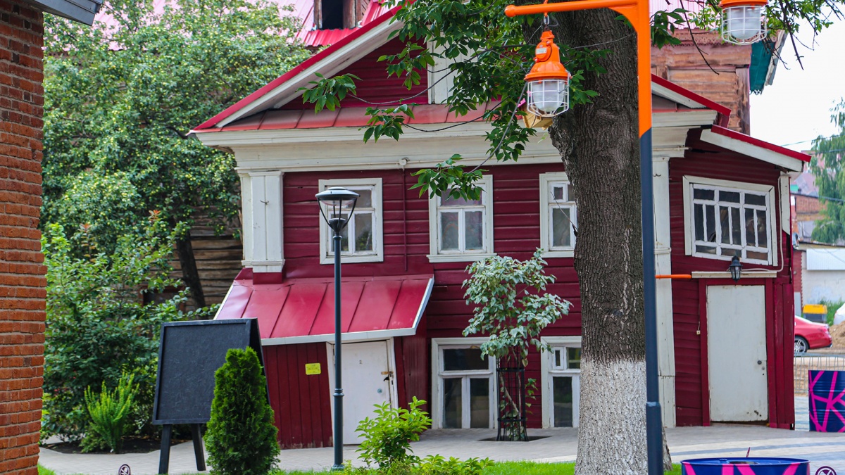 А этот прекрасный дом где?